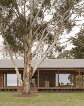 Main Ridge House / Porebski Architects