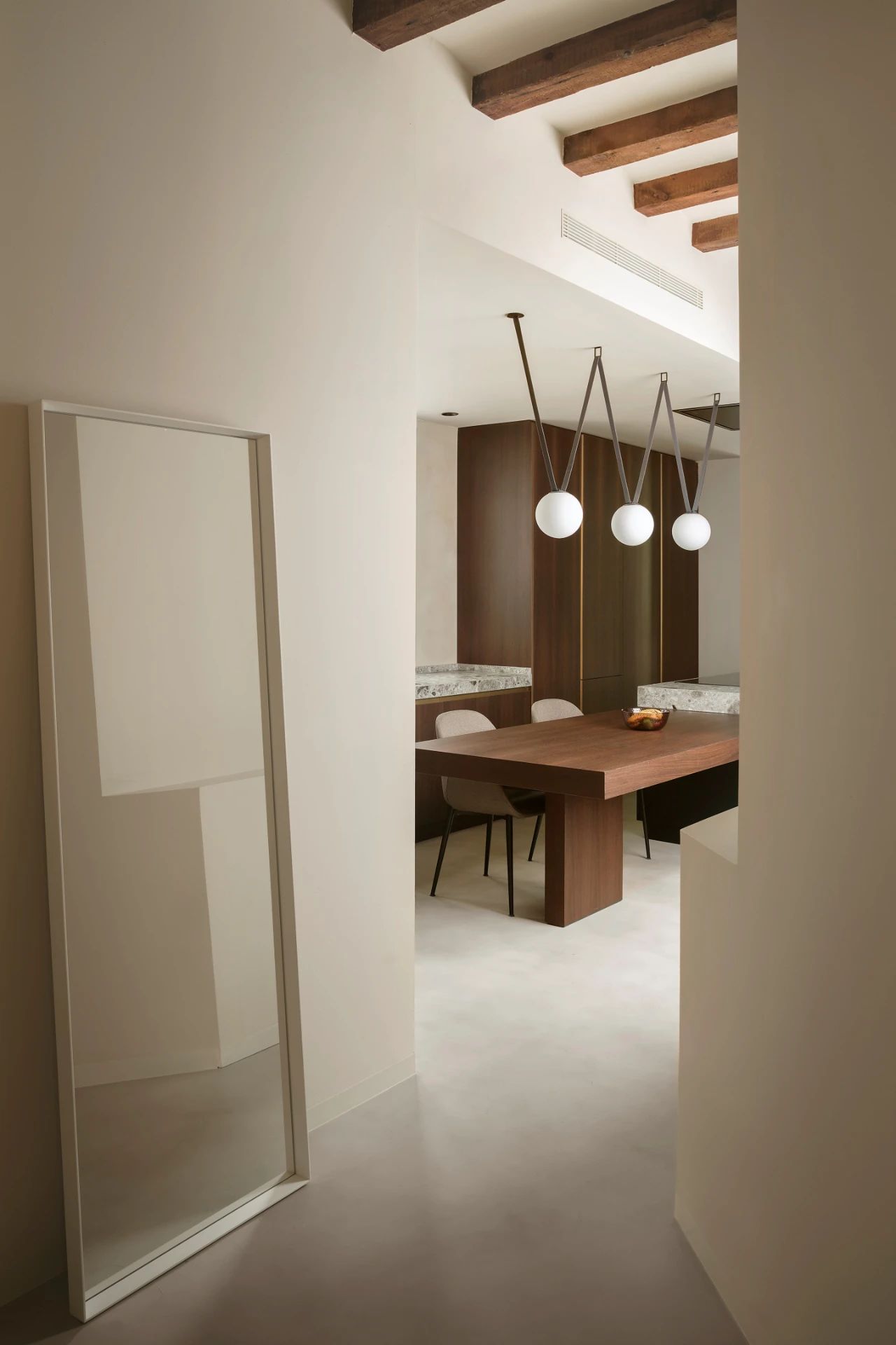 巴塞罗那公寓翻新设计丨西班牙巴塞罗那丨Maria Aucejo-4