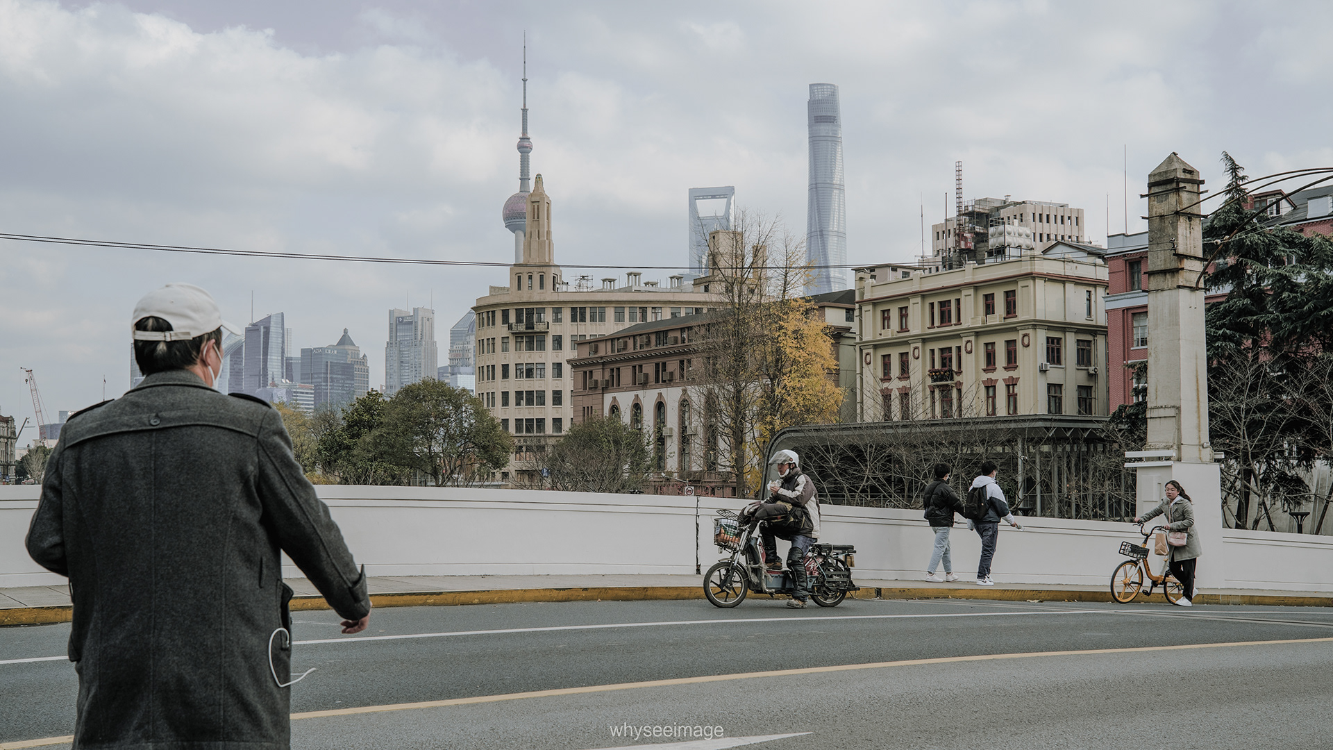 在被框选的画面之外 · 不如回到街头丨中国上海丨whyseeimage-23