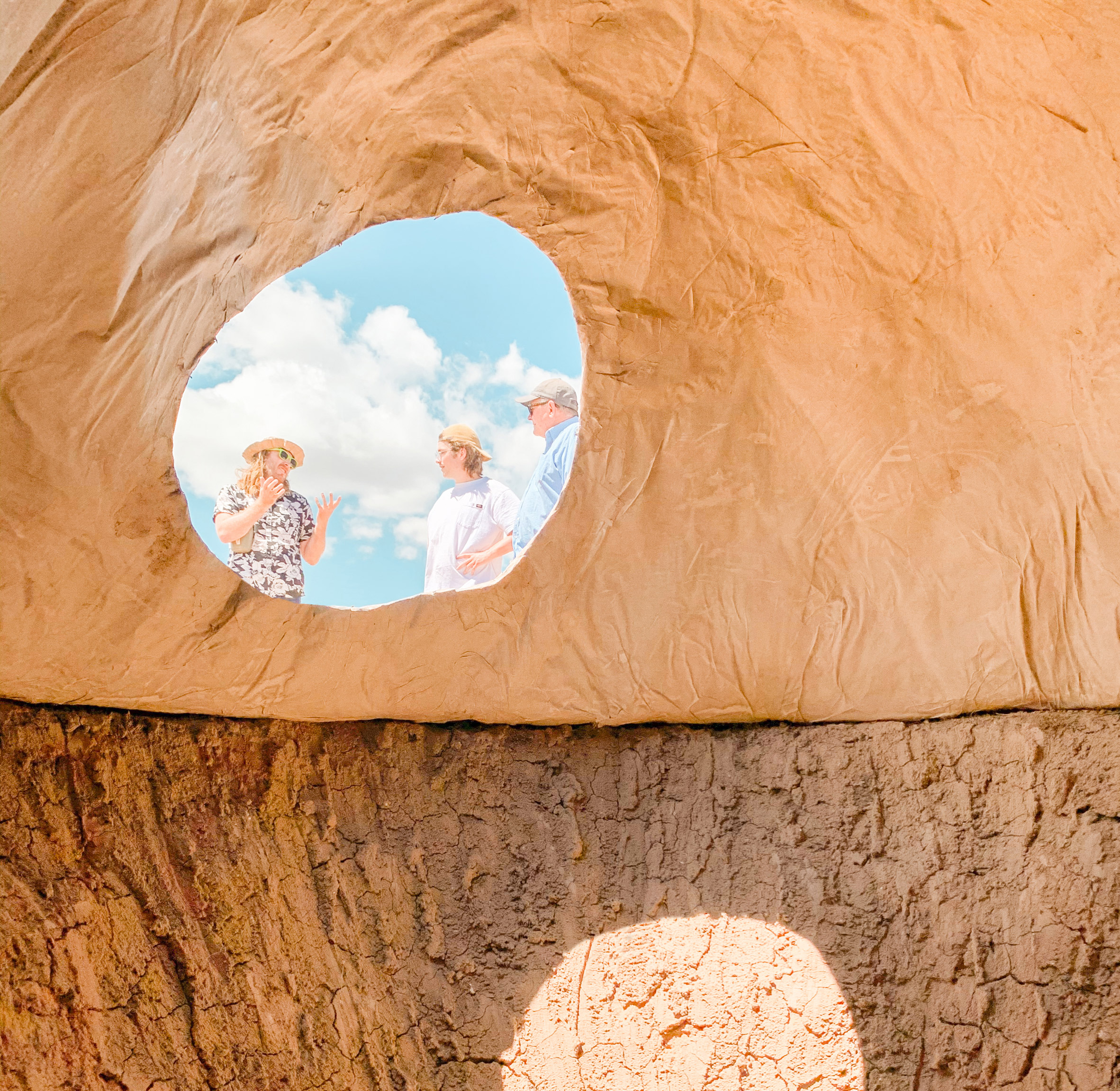 美国设计师在德州农场打造“世界最大纸浆建筑”-19