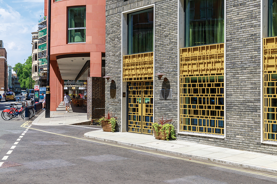 
						jQuery(document).ready(function() {
							jQuery("a[rel^='prettyPhoto']").prettyPhoto({
								social_tools : false,
								show_title : false
							});
						});
					-6