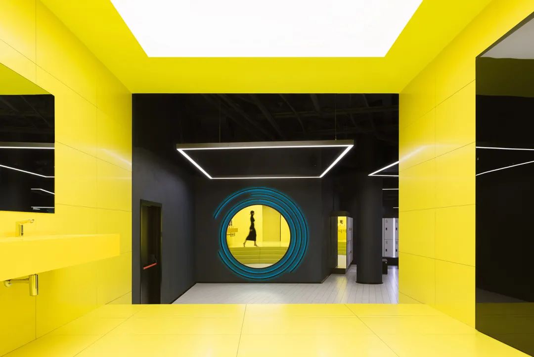 动感彗星 | 莫斯科 Kometa 黑色健身俱乐部-9