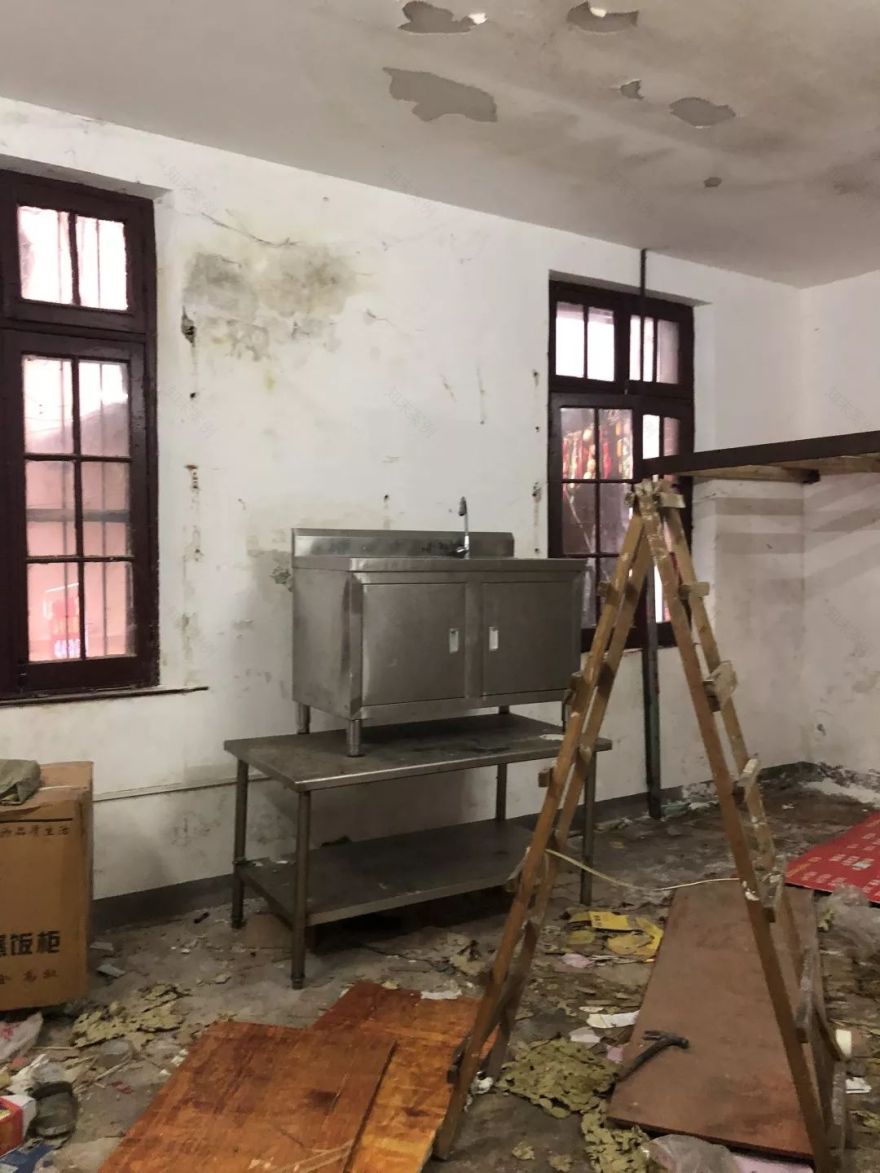 武汉百年老房大变身,甜品店设计展现女性魅力-44