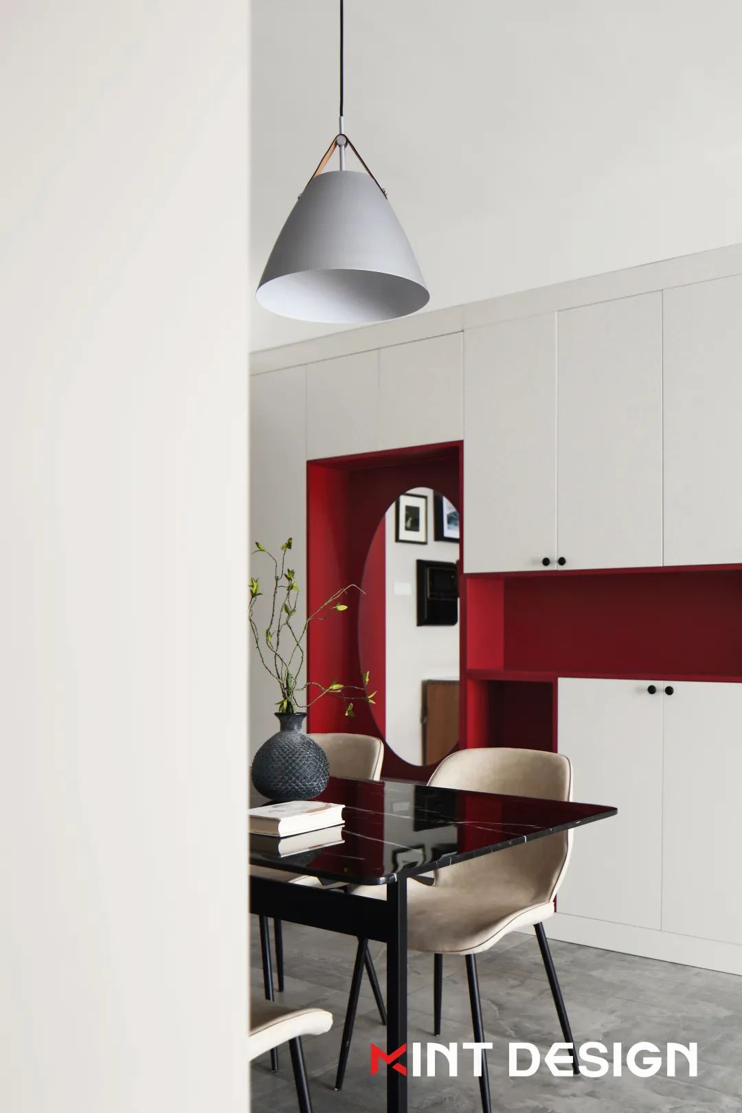 薄荷设计丨胭脂红+原木，玩转复古小情调，把家变成「时光穿梭机」-67