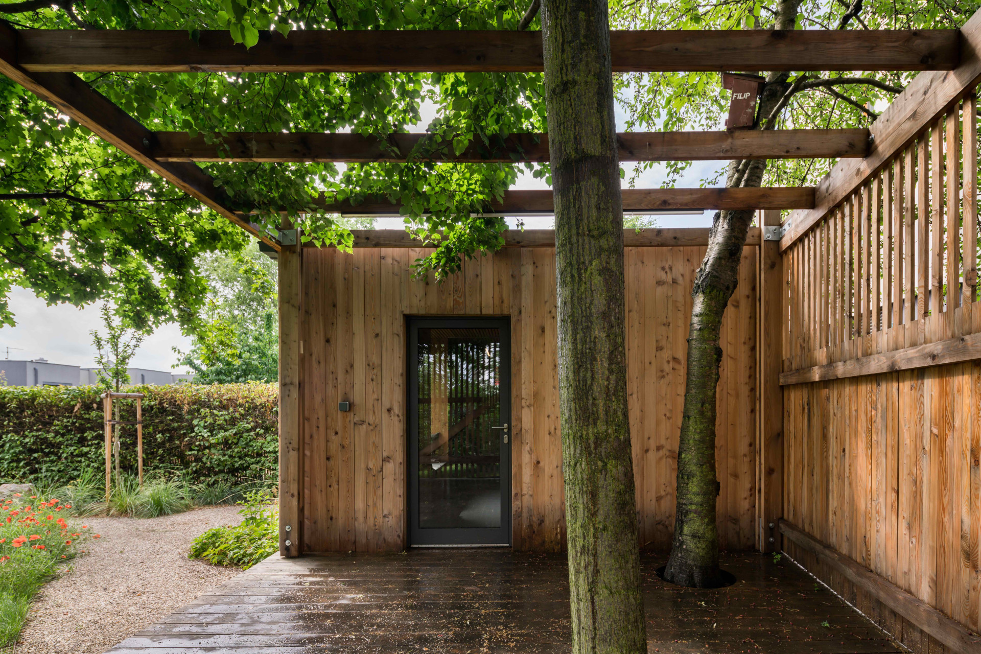 布拉格带桑拿的花园小屋设计丨捷克-0