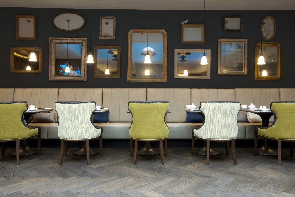 河岸希尔顿酒店 - 20.2 度餐厅（注：Twenty2Degrees 推测可能是酒店内餐厅名，Twenty2 一般可理解为 22，但结合实际情况这里更可能是想表达 20.2，因为度数表达里 20.2 更合理，若有其他背景信息可按需调整）丨英国伦敦丨twenty2 degrees-14