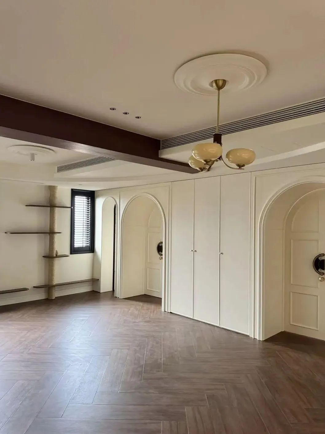 玛奇朵 · 硬装完工实录丨隅间空间设计工作室-0