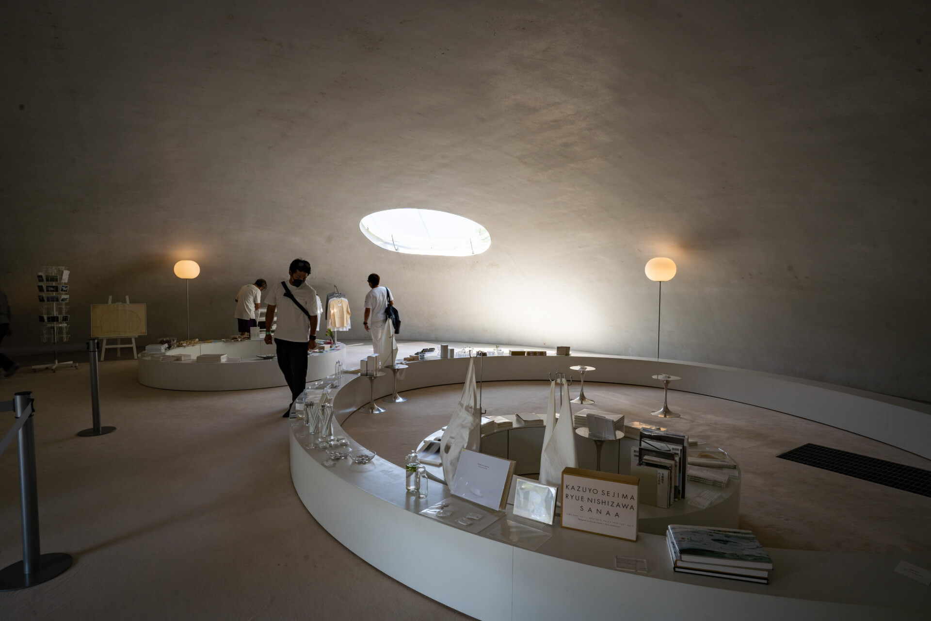 豊島美術館丨日本香川丨艺术家内藤礼,建筑家西沢立衛-25