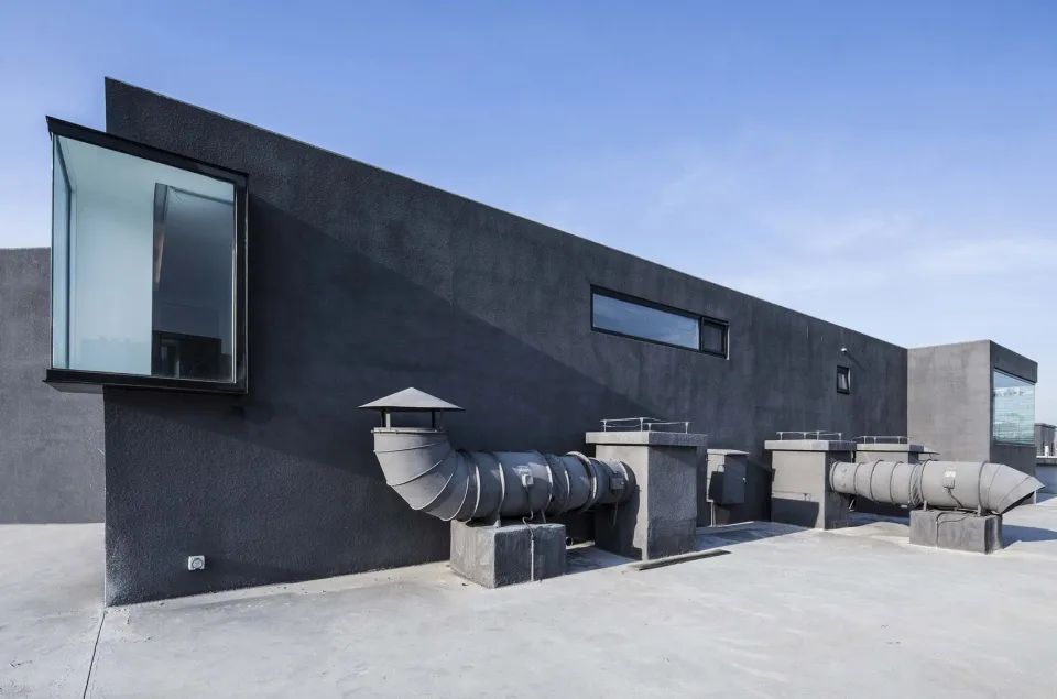 科技办公楼屋顶上的绿色家园-0