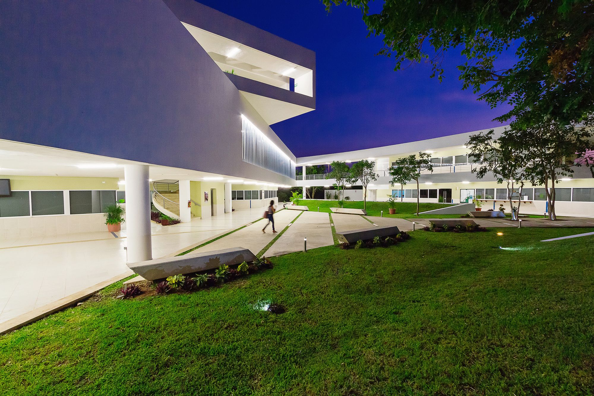 墨西哥尤卡坦自治大学教育学院 | 建筑系的 Departamento de Proyectos 设计团队-23