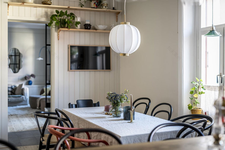 瑞典独特公寓设计,阁楼卧室墙纸亮点-18