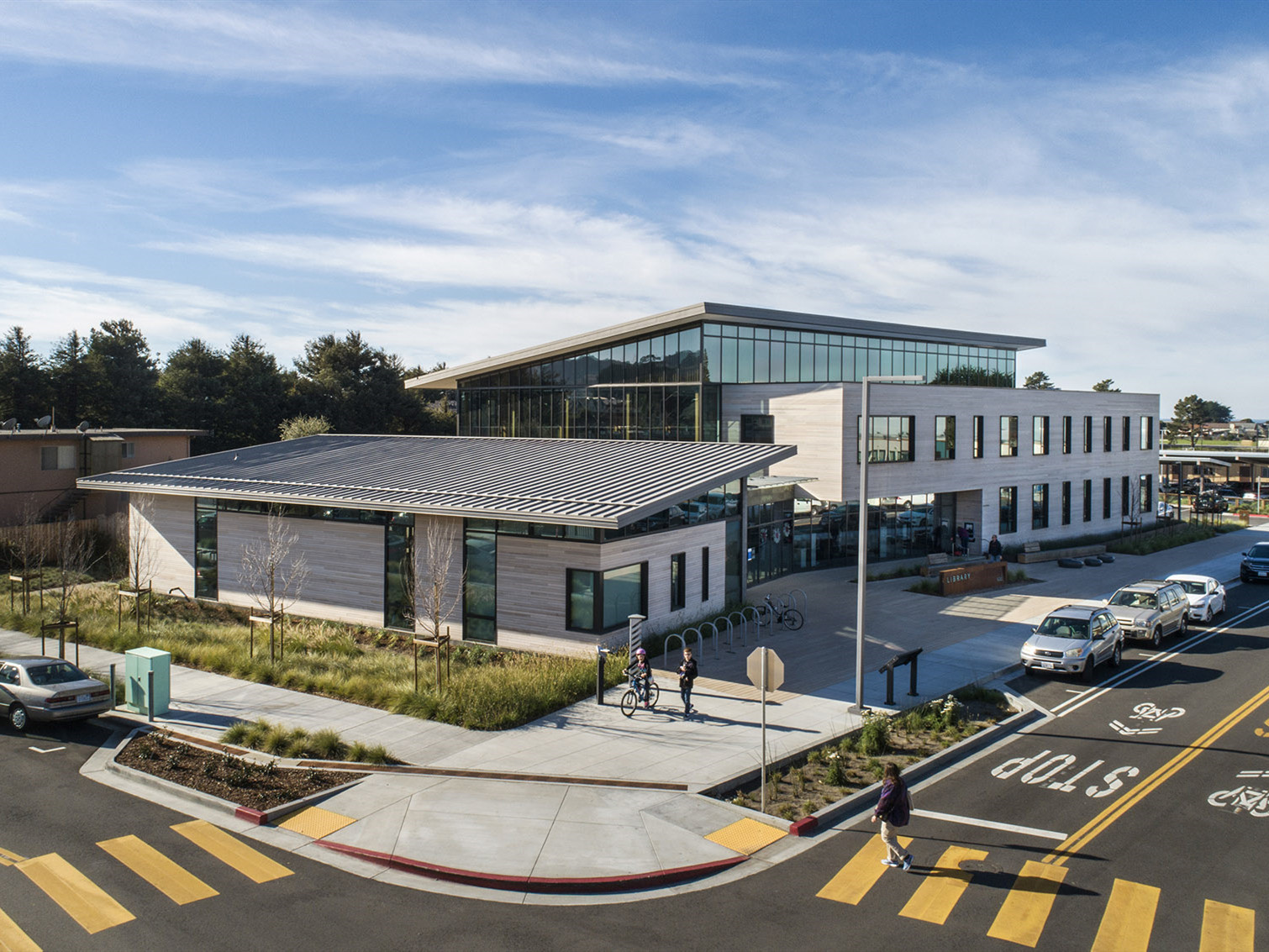 美国半月湾图书馆-3