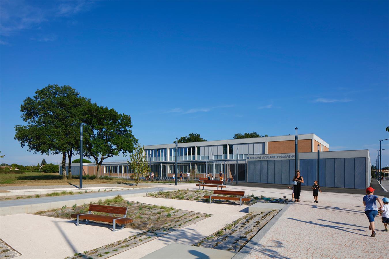 树立标杆的中小学乡村学校设计丨法国图卢兹丨戈者设计-6