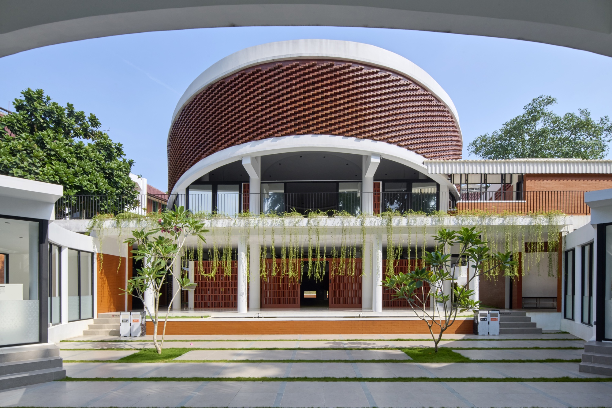 Al-Iqtishad Mushola / CREM Paragon x KIND-36