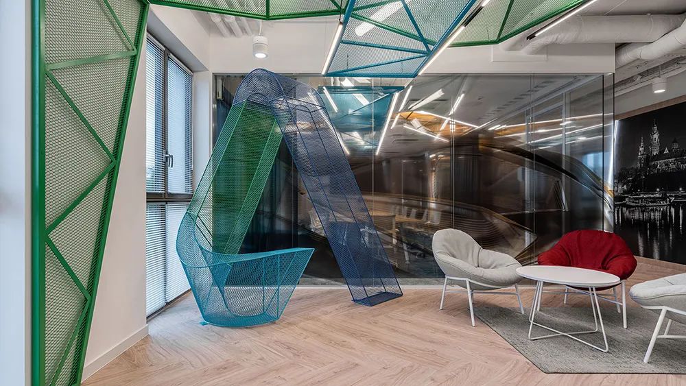 波兰 Autodesk 办公室 | 活力动感金属网演绎现代工业风-10