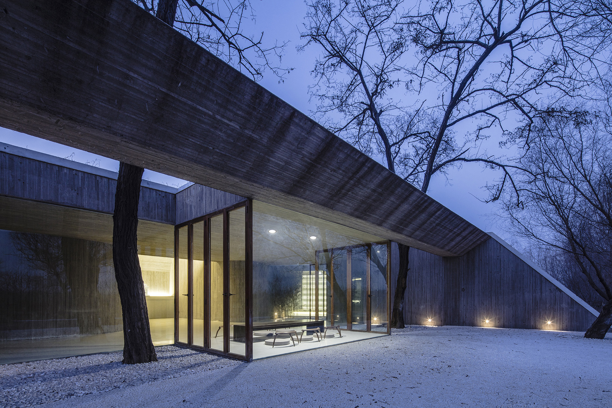 Waterside Buddist Shrine / ARCHSTUDIO-36