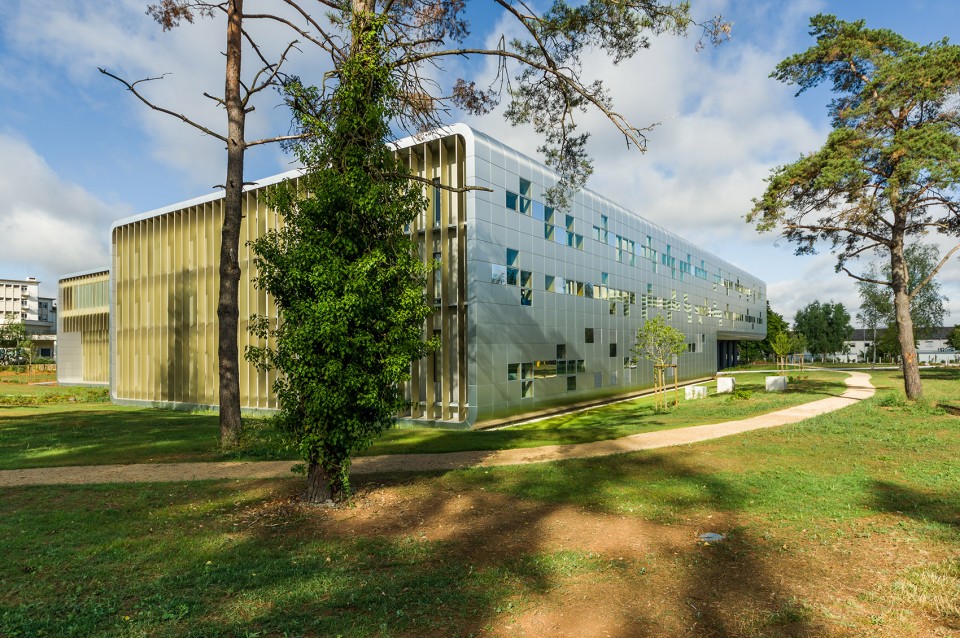 普瓦提埃大学中心医院行政中心 · 现代简约设计-7