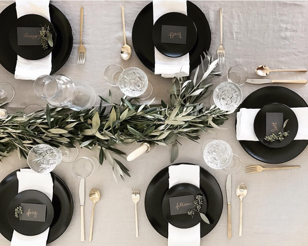 Como decorar usando preto, branco e dourado - Casa das Amigas-8