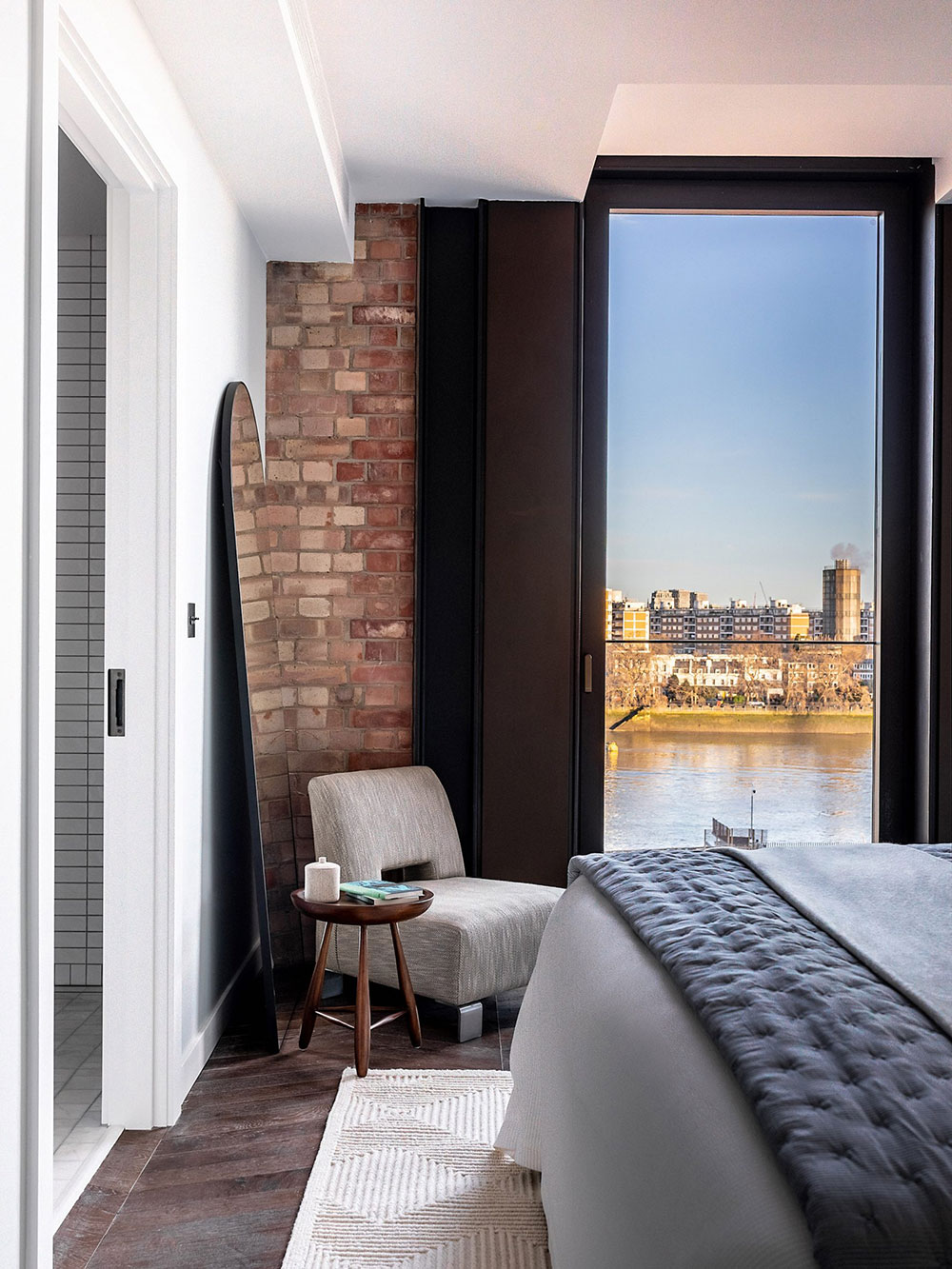 伦敦电池电站改造的时尚公寓设计-15