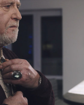 Dnipro  M公司圣诞广告视频丨Rostyslav Okhten,Ivan Zastavetsky等