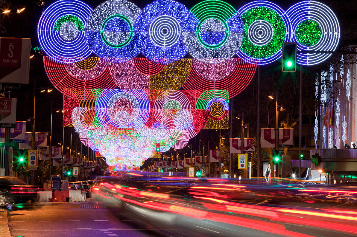 色彩几何的环保圣诞· Teresa Sapey 照亮马德里奢华街区-8