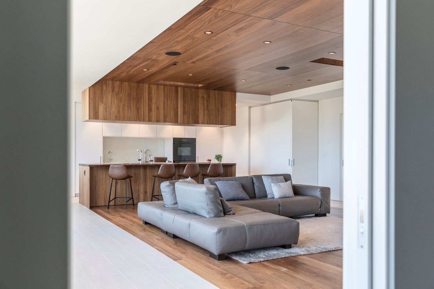 旧金山第 19 街住宅 | 颠覆空间体量的顶层公寓改造-13