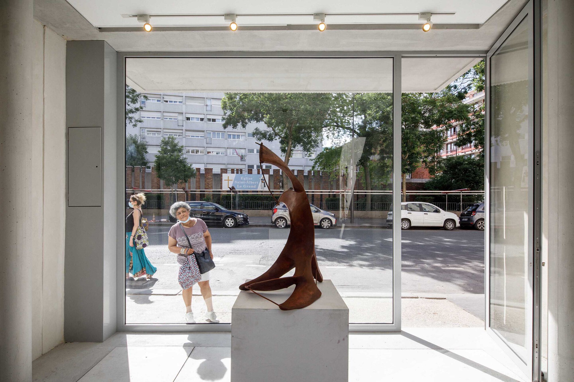 Atelier des Beaux-Arts Glacière Exhibition Showcase / Bien Urbain – atelier d’architecture -16