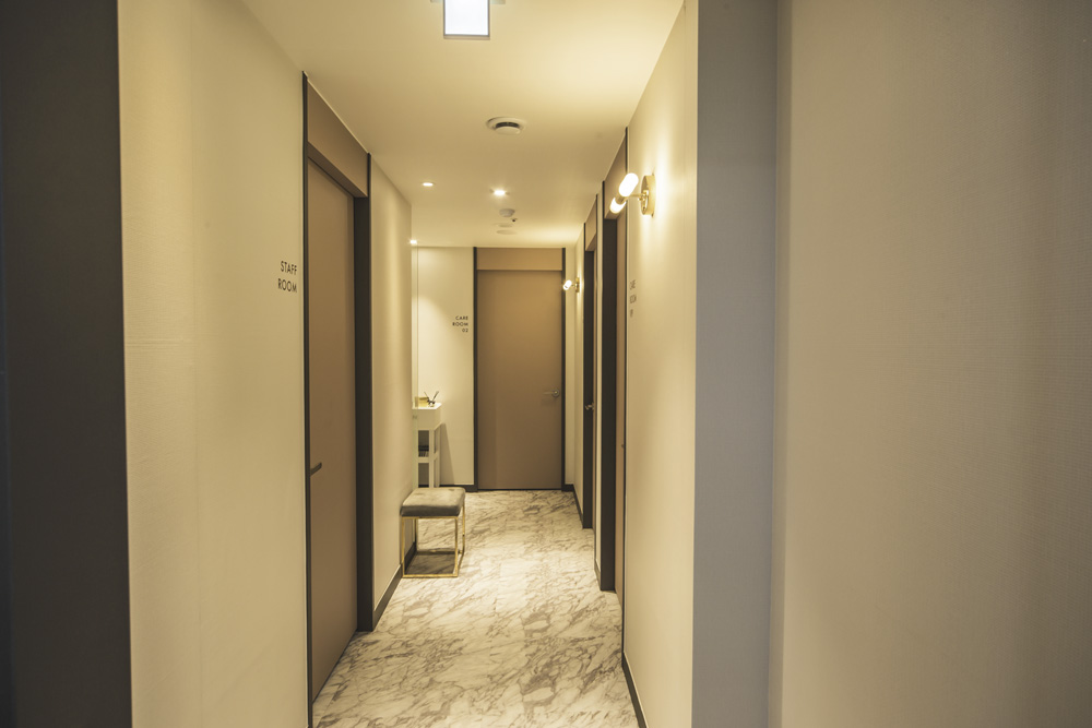 温馨舒适的山后修养空间-7