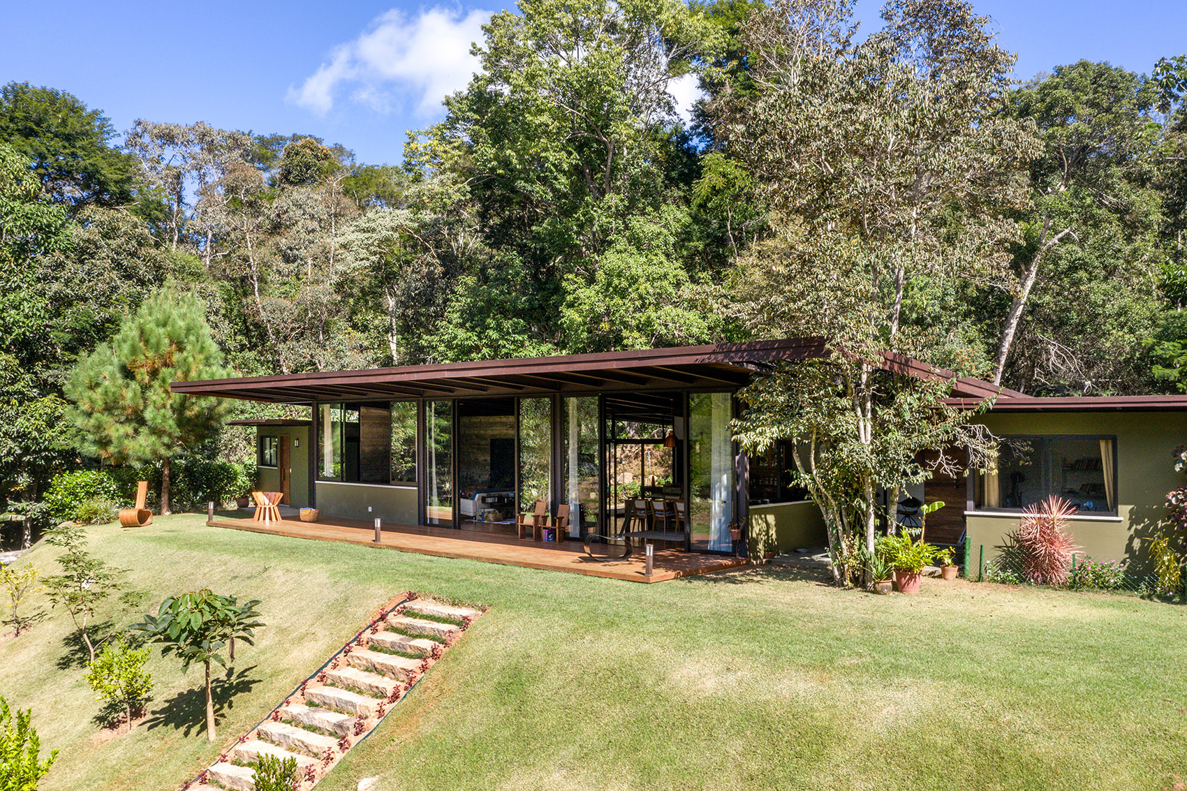 Videiras山谷中的住宅，巴西 / Rodrigo Simão Arquitetura-11