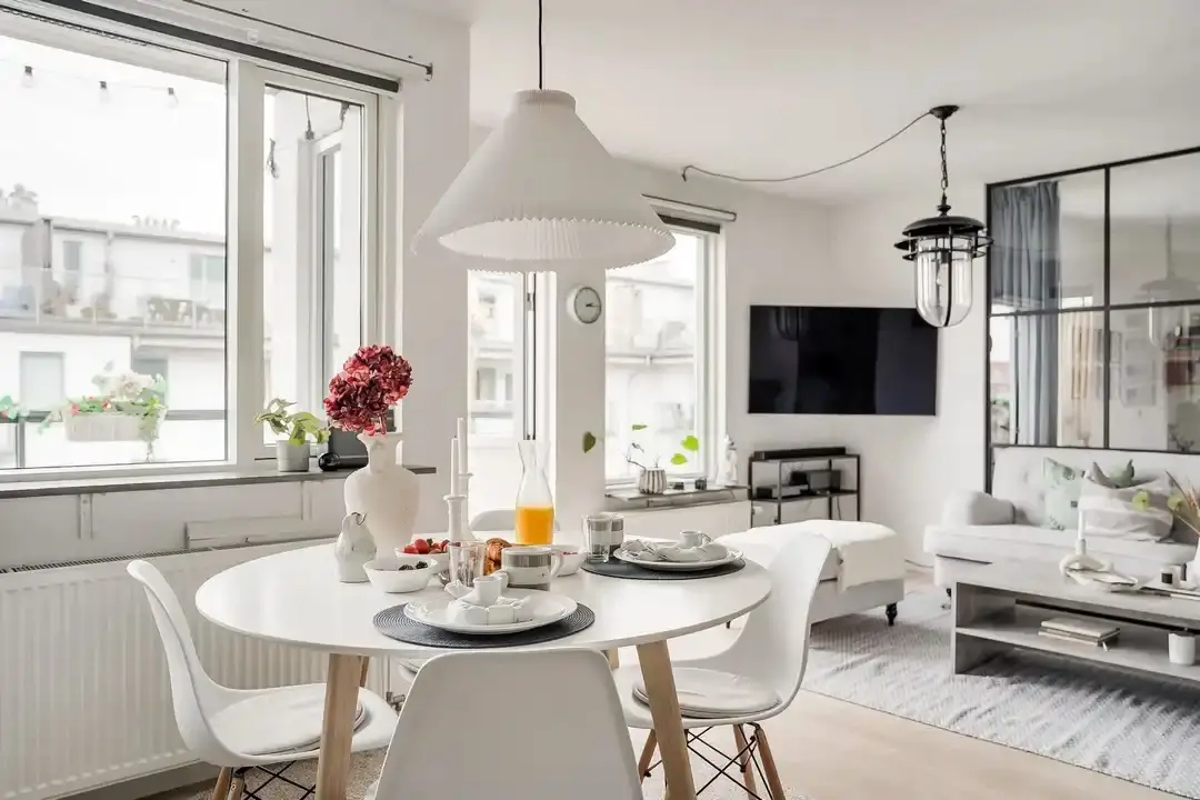 瑞典马尔默 54m2 公寓 | 玻璃卧室与温馨海景-8