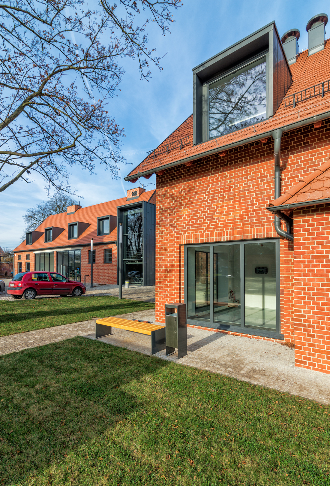 马厩新生 · 历史建筑的现代室内设计演绎-12