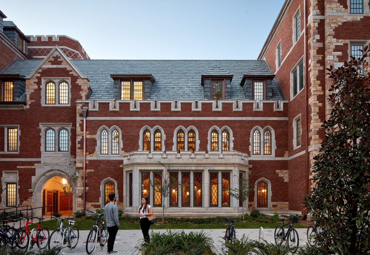 Vanderbilt University 的 Nicholas S. Zeppos College | 现代哥特式建筑魅力-8