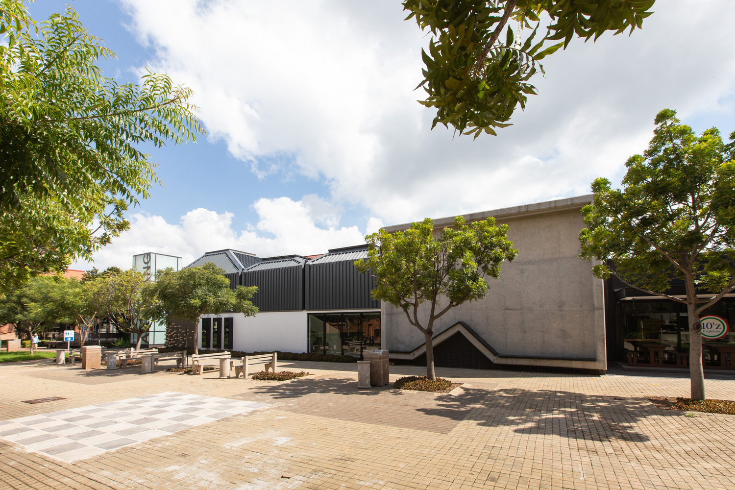 比勒陀利亚大学的哈菲尔德校区 Akanyang 建筑丨南非丨Two Five Five Architects-13