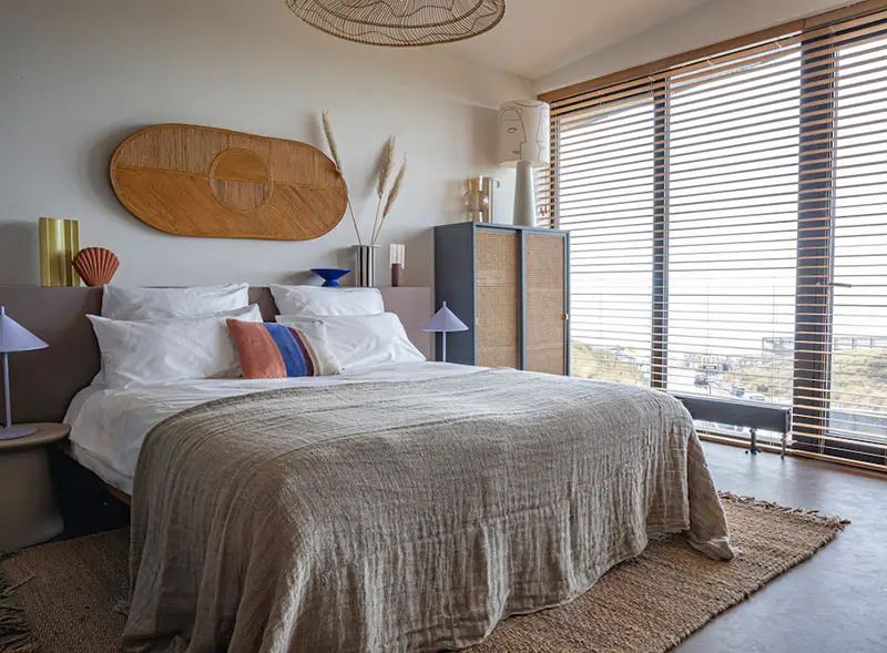 荷兰北海岸的木质自然酒店设计-3