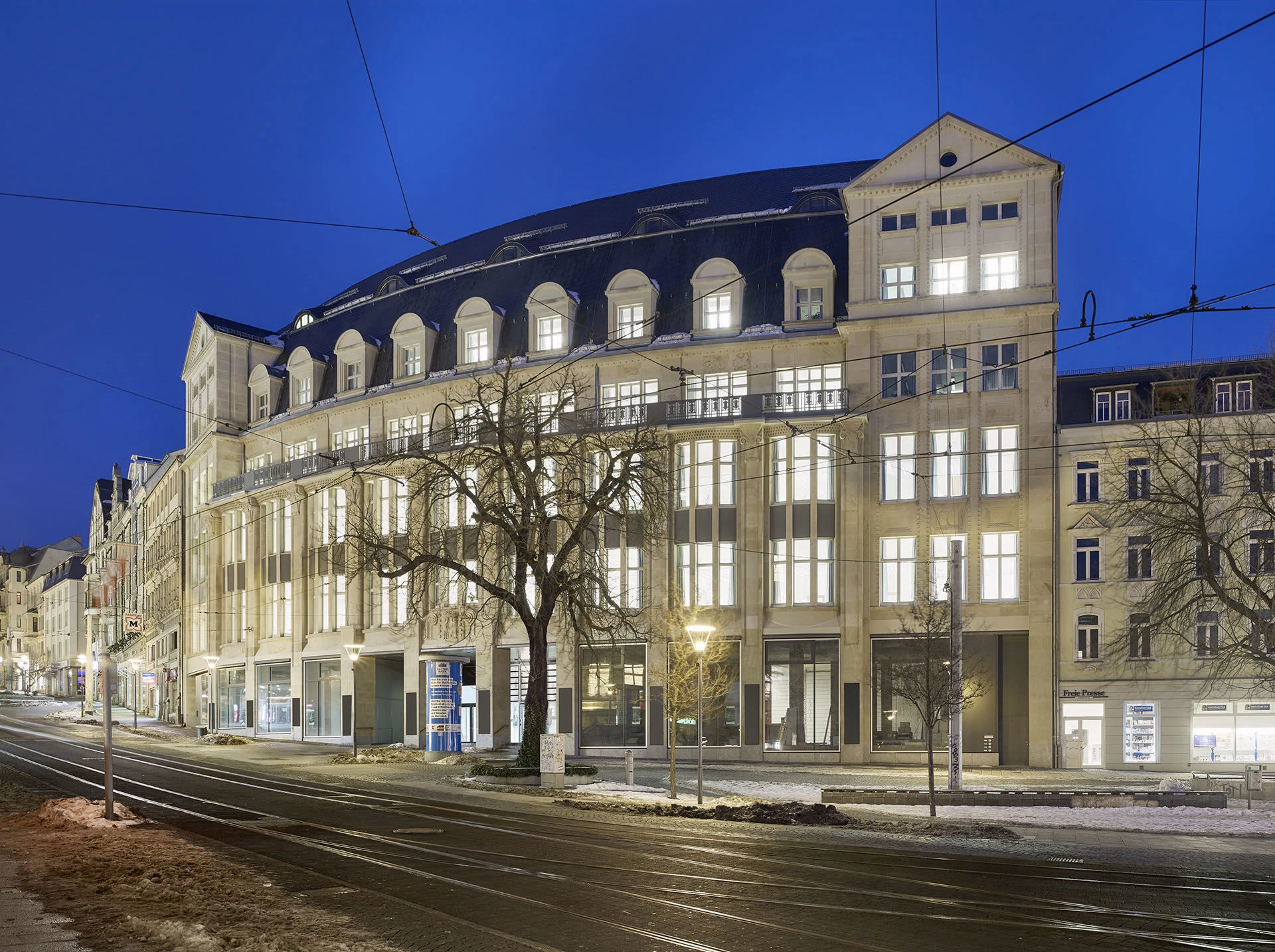 德国百年仓库变身现代办公空间-11