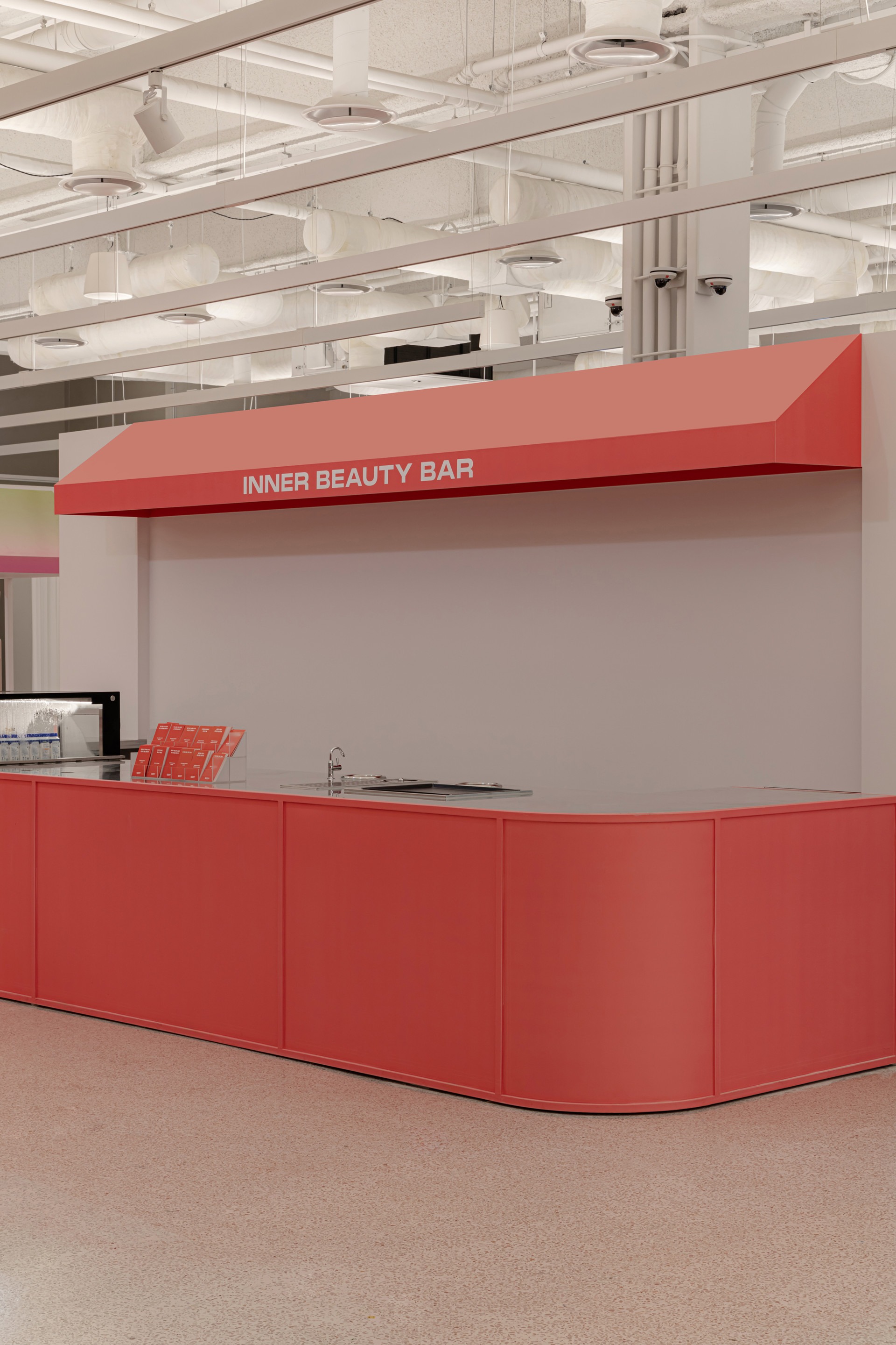 慕色（木辛）莎美妆节

注：Musinsa可能是品牌名，音译为慕色莎或木辛莎等，在没有更多背景信息下较难确定最合适的中文名称，但Beauty Festa明确是美妆节  丨Docent Design-9