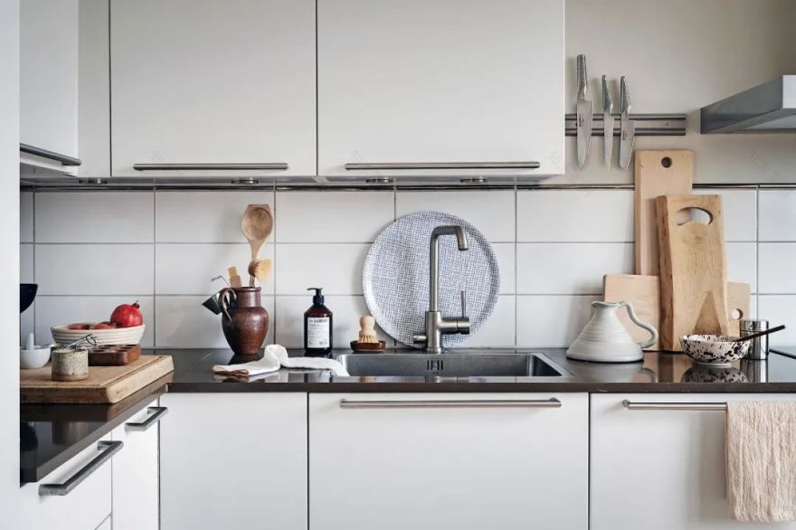 L 型布局厨房搭配小露台的家-18