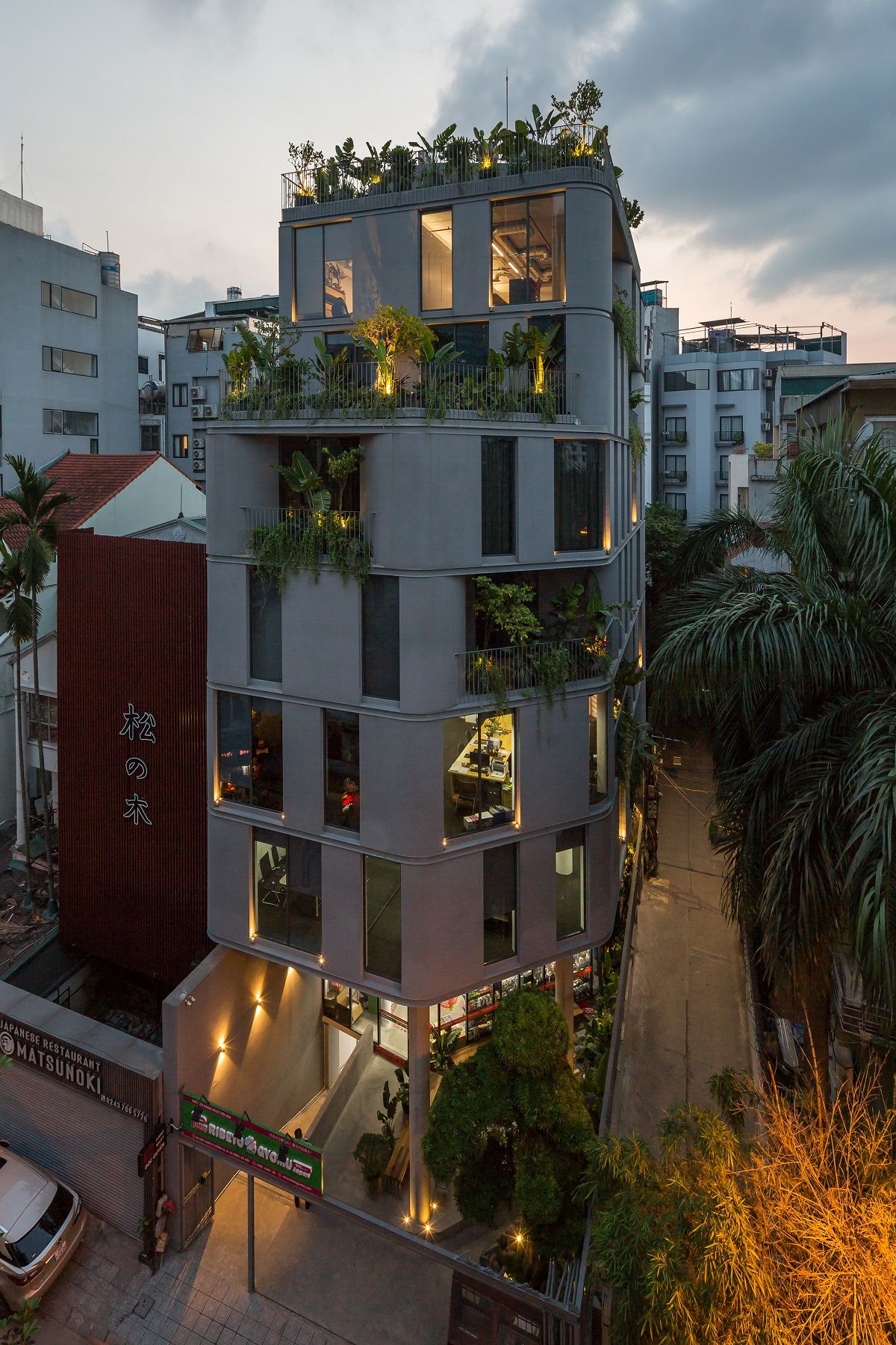 简约宁静的都市绿洲 | AHL Architects 打造 LLO 办公楼-10