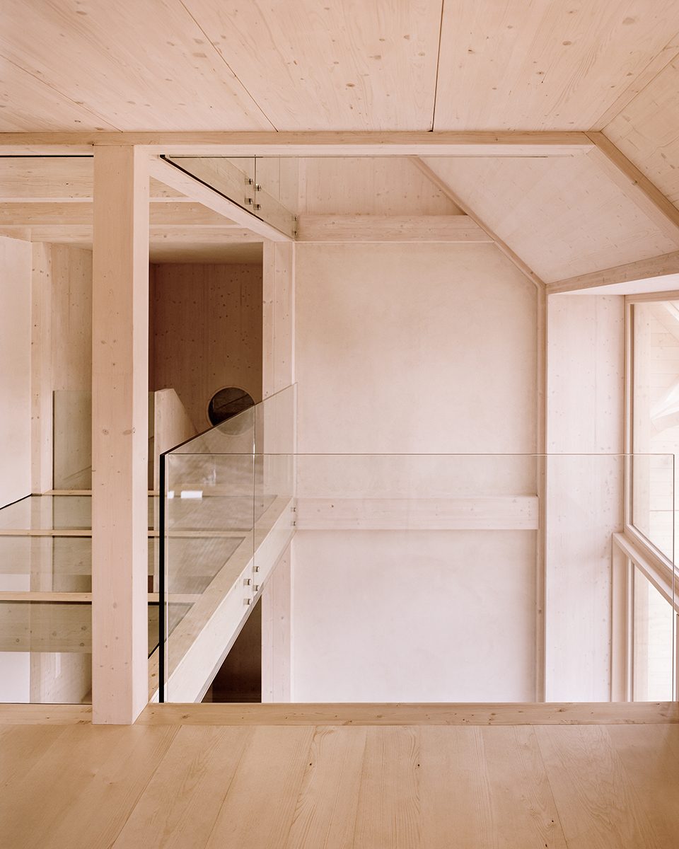 瑞士自给自足现代农舍 | 节能环保，和谐融入环境-14