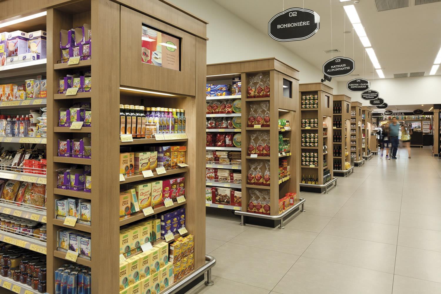 Imperatriz Gourmet · Flavia Guglielmi Arquitetura 的木质魅力办公空间-2