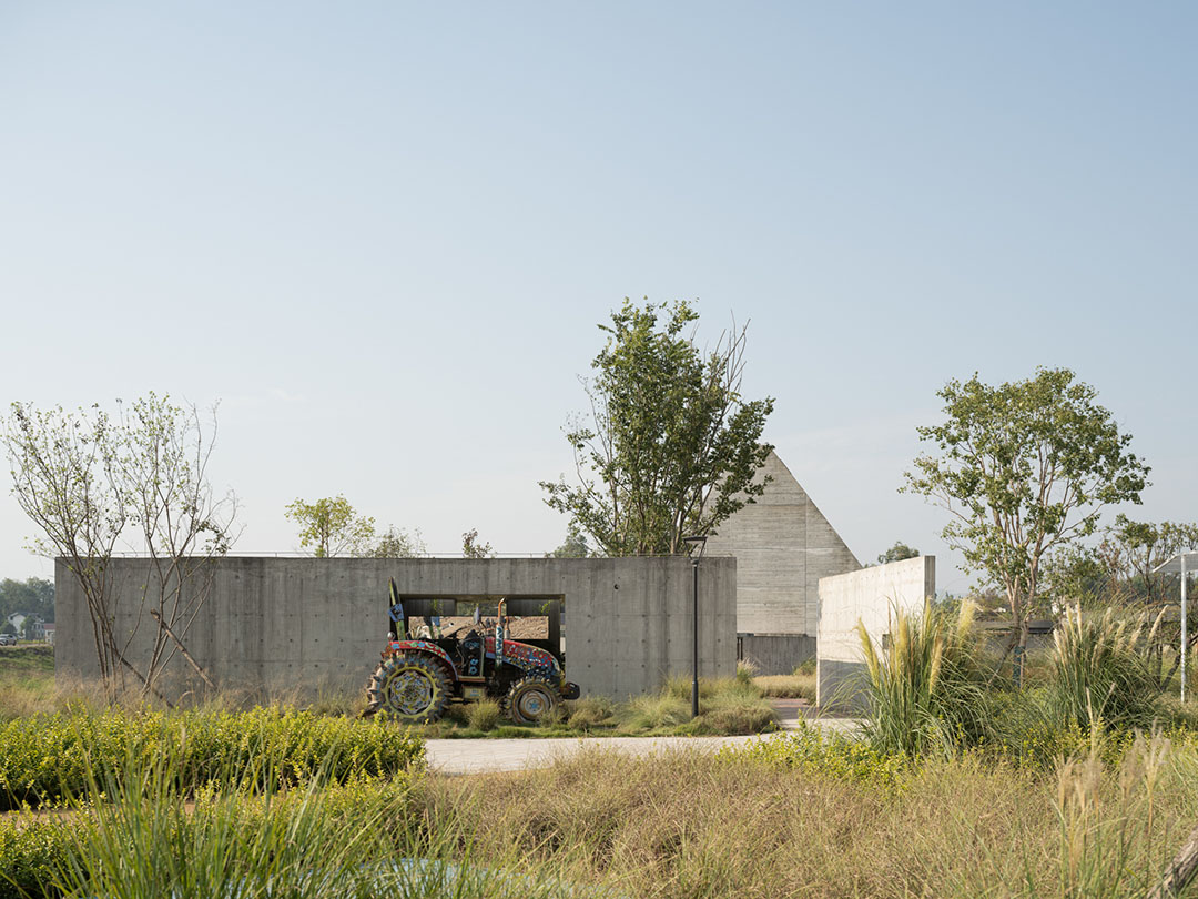 江小白乡村俱乐部 | 现代建筑与自然的共生-12