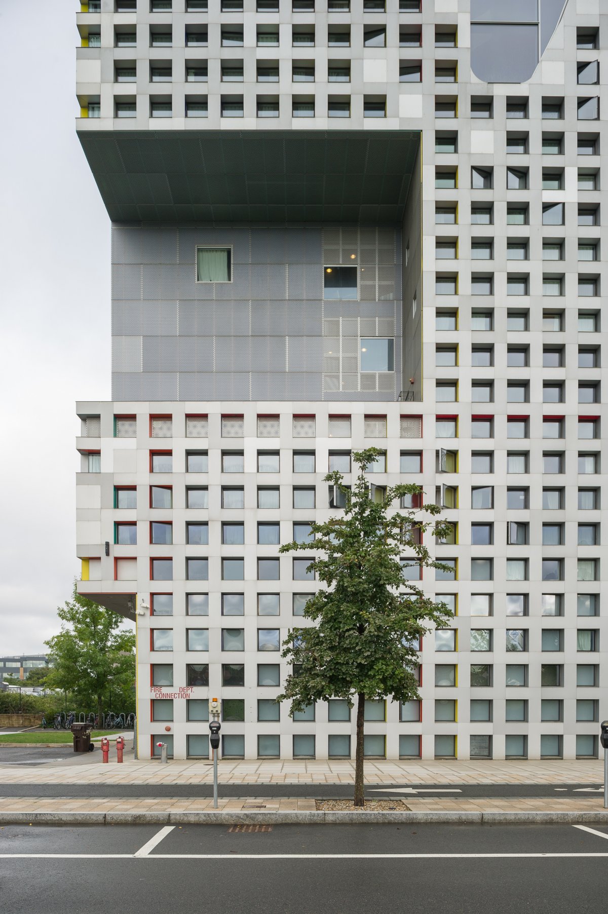 Steven Holl 打造多孔性学生公寓 | Simmons Hall-4