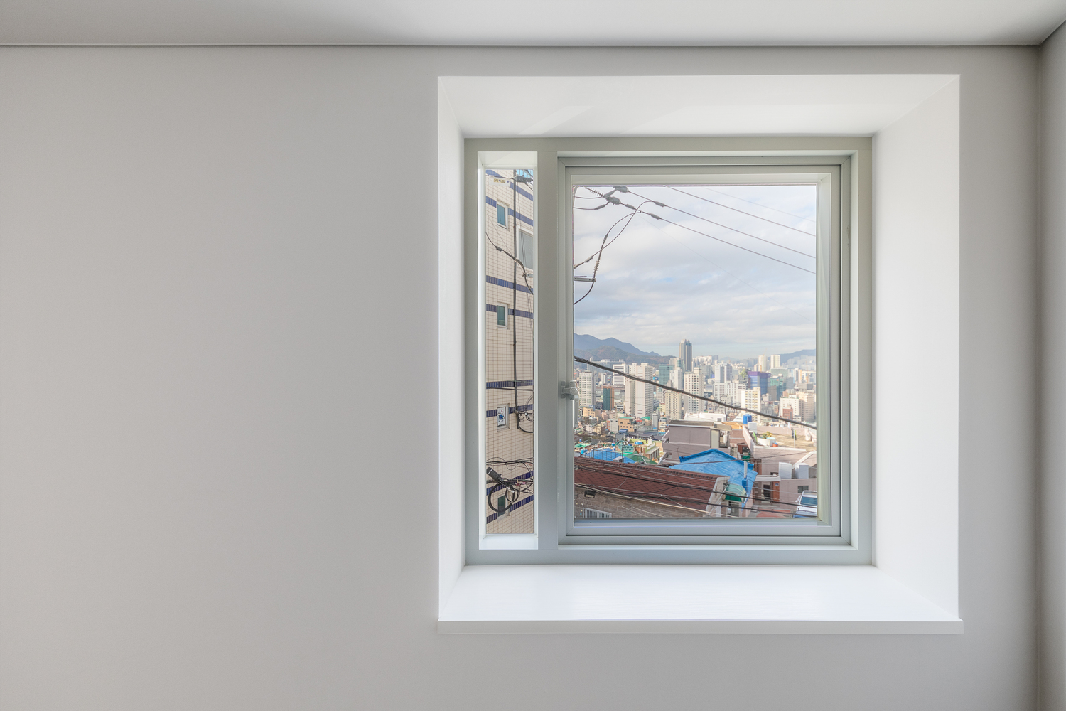 受限土地上的创意“大拇指”建筑-15