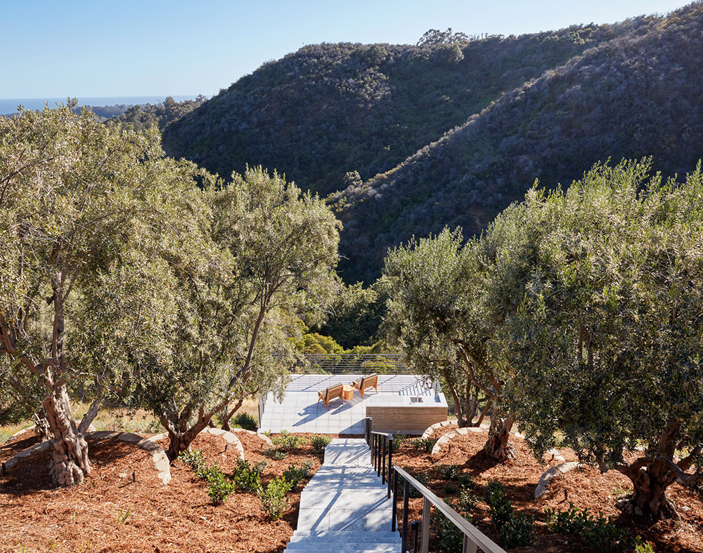 加州圣塔莫尼卡山巅现代豪华别墅-17