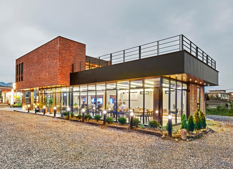 现代简约 75 平海景房设计-2