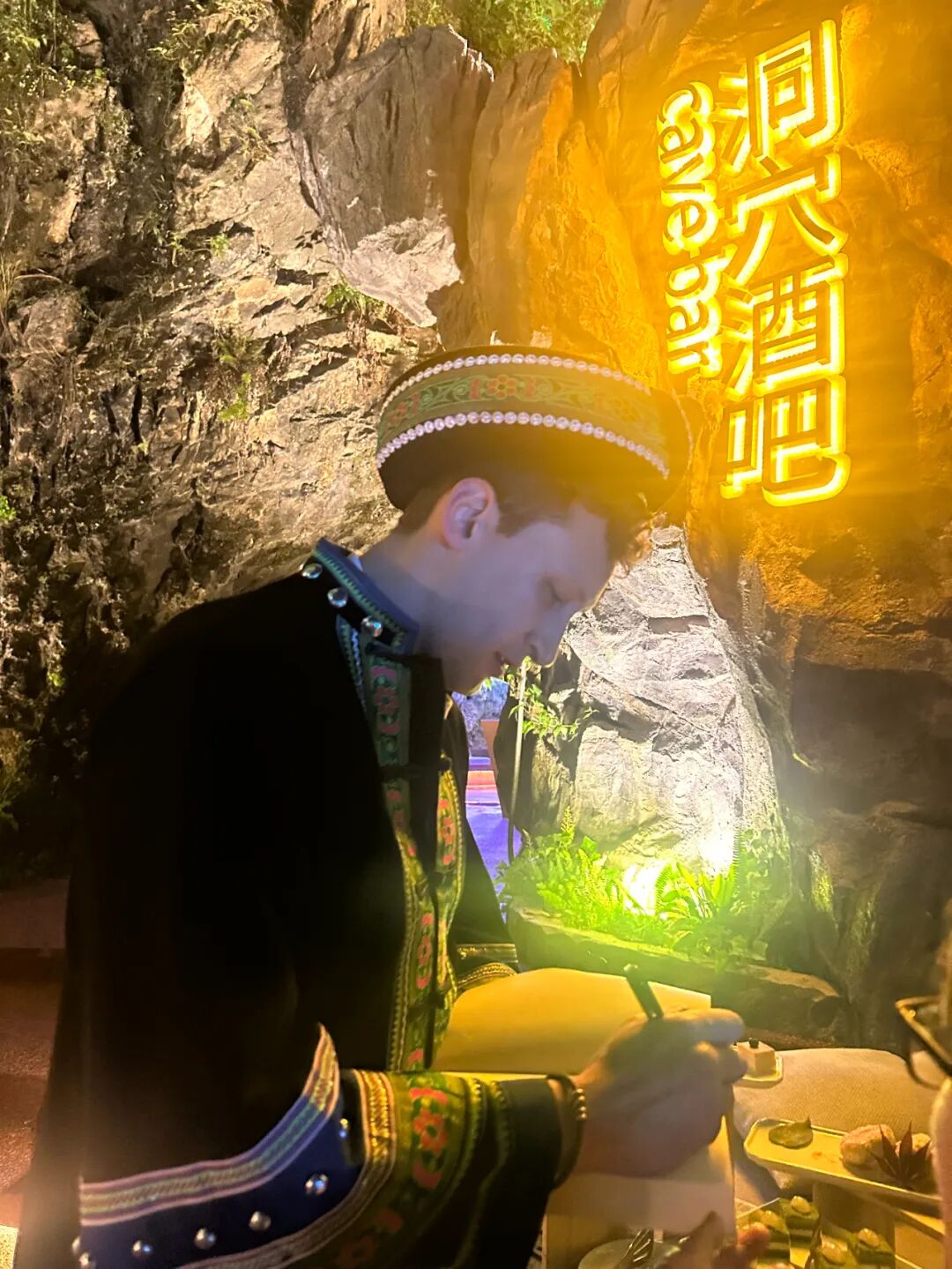 埃文·凯尔入住栖石里！拉开张家界和平之旅的序幕|AD国际设计-3