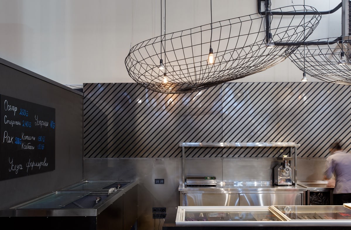 渔网灵感装饰的鱼店-4