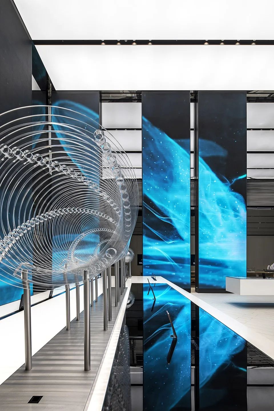 【499期】OPPO最新北京超级旗舰店设计，6块超级大屏创造独特视角-30