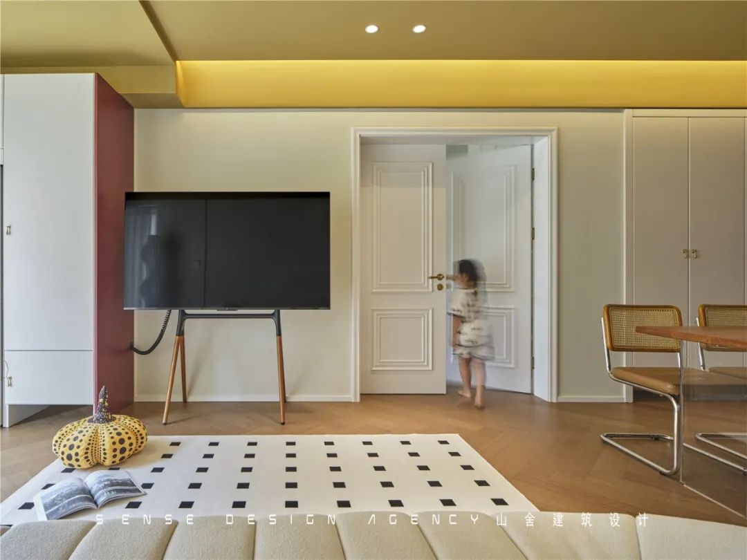 色彩碰撞,轻复古三口之家的生活艺术丨山舍建筑设计-21