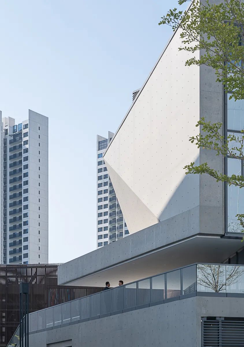 神秘艺术小镇 | 契里柯街道与杜尚楼梯的对话-51